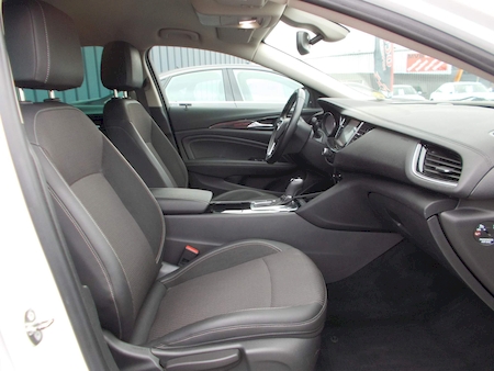 OPEL INSIGNIA II 1.6 DIESEL 136 CV INNOVATION AUTOMATIQUE ********** 1 ERE MAIN AVEC FACTURES D ENTRETIEN **********